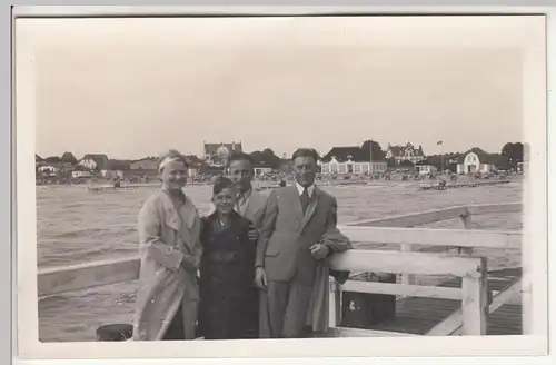 (F18511) Orig. Foto Dahme (Holstein), Familie auf der Seebrücke 1939