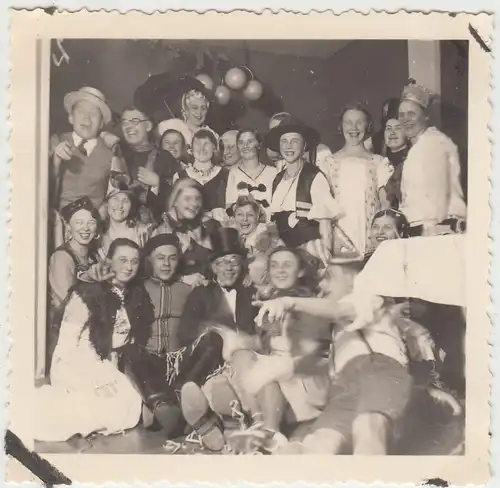 (F18316) Orig. Foto Fastnacht 1935, Gruppenbild