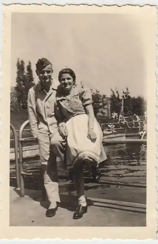 (F1830) Orig. Foto Nordhausen, Soldat mit Frau im Schwimmbad, 1940er