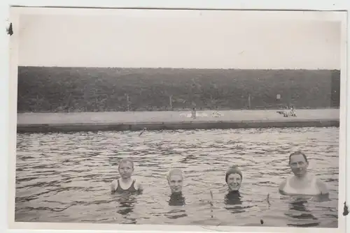 (F18277) Orig. Foto Freibad Bremen Horn, Personen im Wasser 1937