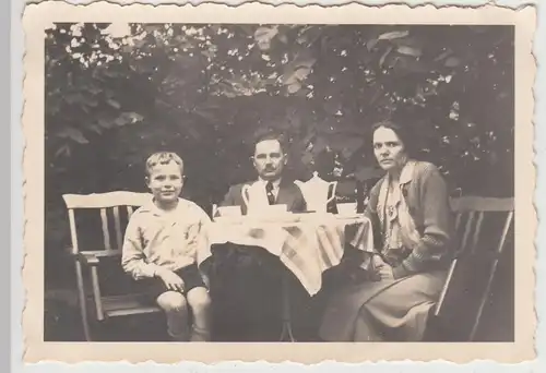 (F18253) Orig. Foto Bremen, Familie Branding an Kaffeetisch im Garten 1936