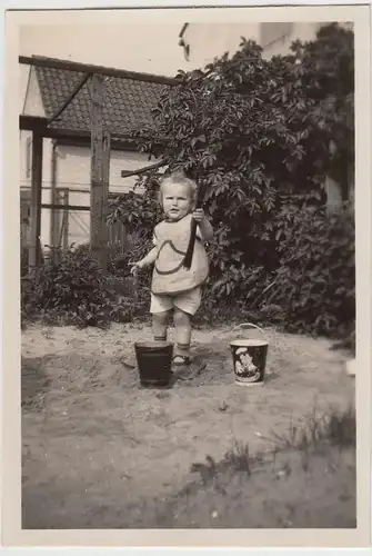 (F18193) Orig. Foto Kind Ulrich Branding m. Sandeimer a. Wohnhaus Bremen 1930