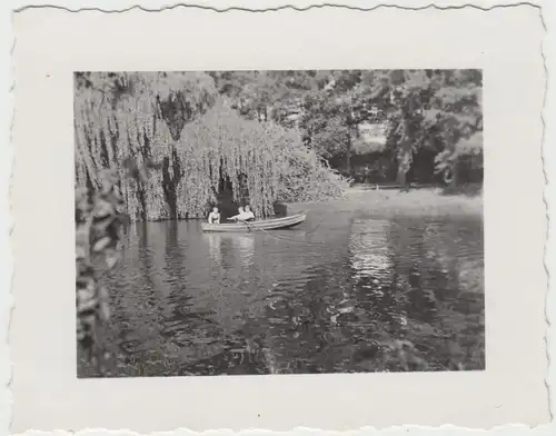 (F18167) Orig. Foto Ruderboot auf einem Teich 1936