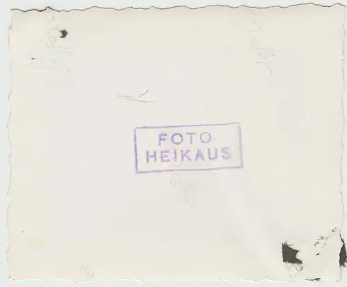 (F18143) Orig. Foto Oerlinghausen, Haus Bethge, Personen auf Bank 1936
