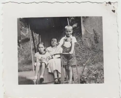 (F18141) Orig. Foto Oerlinghausen, Haus Bethge, Junge m. Roller 1936