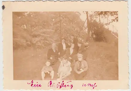 (F18089) Orig. Foto Personen auf der Wiese, Wanderung 1930er