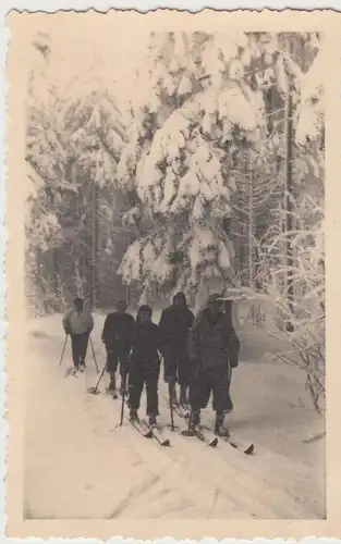 (F17957) Orig. Foto Personen beim Skilauf 1940er