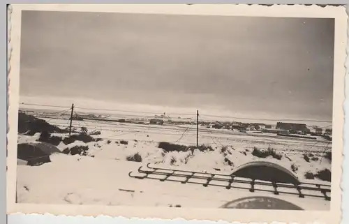 (F17948) Orig. Foto Hanstedt / Dän., Gelände m. Stacheldraht Winter 1942/43