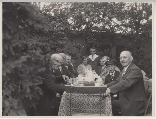 (F17874) Orig. Foto Personen am Kaffeetisch im Freien 1930er