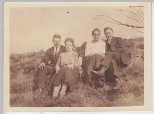 (F17864) Orig. Foto Personen, Paare im Freien 1930er