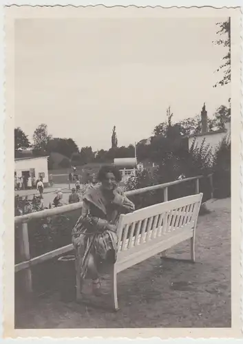 (F17705) Orig. Foto Dehnitz, Frau im Freibad >Goldenes Tälchen< 1927