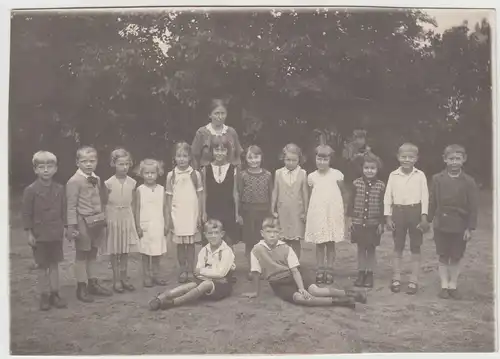 (F17639) Orig. Foto Kinder, Gruppenbild im Freien 1920/30er