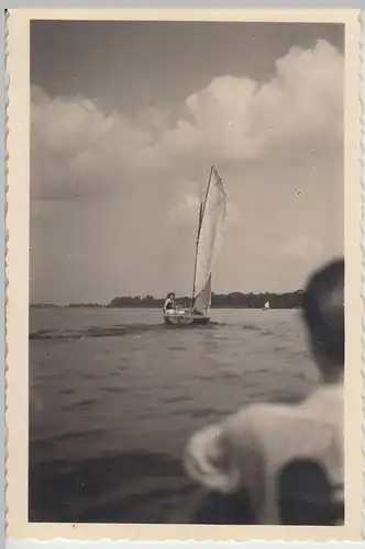 (F17620) Orig. Foto kleines Segelboot auf einem See 1930er