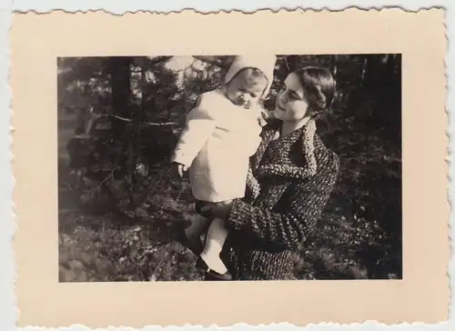 (F17451) Orig. Foto Frl. Gretel mit Kleinkind Inge im Freien 1930er