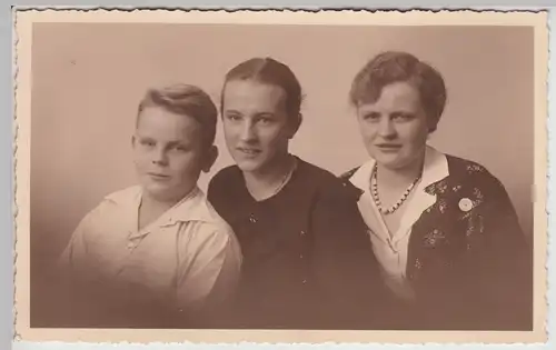 (F17440) Orig. Kabinett-Foto Familie Fritz, Herta u. Martha Fischer 1930er