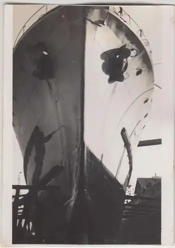 (F17332) Orig. Foto Bug eines großen Schiffes im Bau, Werft 1940er