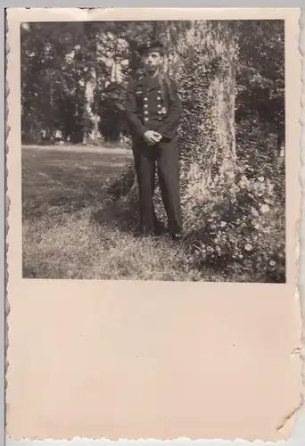 (F17330) Orig. Foto deutscher Soldat, Matrose am Baum 1940er