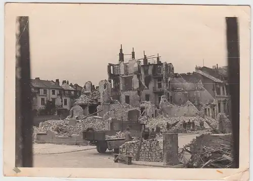 (F17327) Orig. Foto Bremen o. Wilhelmshaven, zerstörte Gebäude, Beräumung 1940er