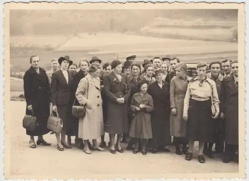 (F17298) Orig. Foto Gruppenbild im Freien, Ausfahrt 1930er