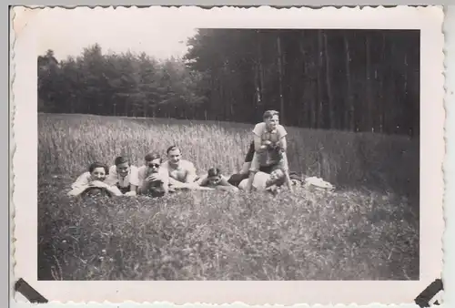 (F17295) Orig. Foto Personen auf Wiese bei Lockenmühle 1938