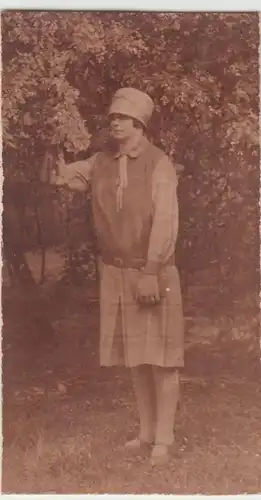 (F17174) Orig. Foto junge Frau m. Hut im Freien 1920er