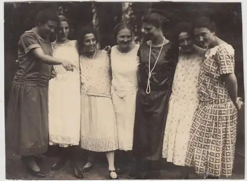 (F17169) Orig. Foto Damen, Gruppenbild im Freien 1926