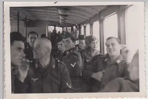 (F16910) Orig. Foto deutsche Soldaten Luftwaffe auf einem Fahrgastschiff 1940er