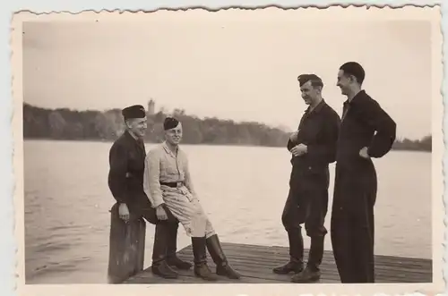 (F16838) Orig. Foto Potsdam, deutsche Soldaten am Ufer des Tiefen Sees 1940er