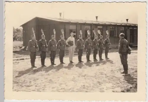 (F16727) Orig. Foto RAD Lager 1933-45, Angetreten mit Spaten