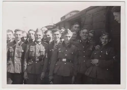 (F16722) Orig. Foto deutsche Soldaten, RAD am Güterbahnhof 1933-45