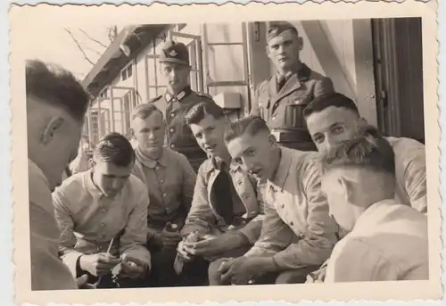 (F16705) Orig. Foto deutsche Soldaten i. RAD Lager 1933-45, Kartoffeln schälen