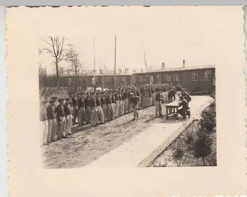 (F16697) Orig. Foto deutsche Soldaten i. RAD Lager 1933-45, Angetreten Appell