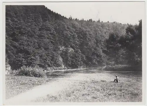 (F16547) Orig. Foto Mann am Ufer der Mulde bei Wechselburg 1929