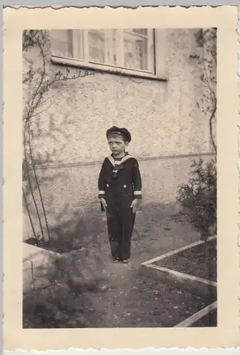 (F16394) Orig. Foto Junge mit Kerze im Freien, Kommunion 1936