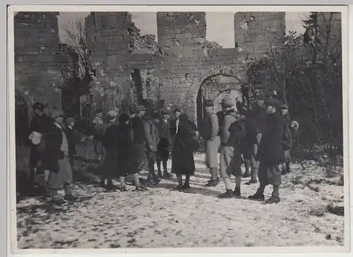 (F16369) Orig. Foto Wandergruppe auf der Festung Rothenberg 1932