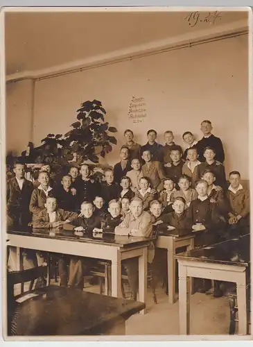 (F16342) Orig. Foto Schulklasse, Jungs, Nürnberg 1927, Zimmermaße an Wand