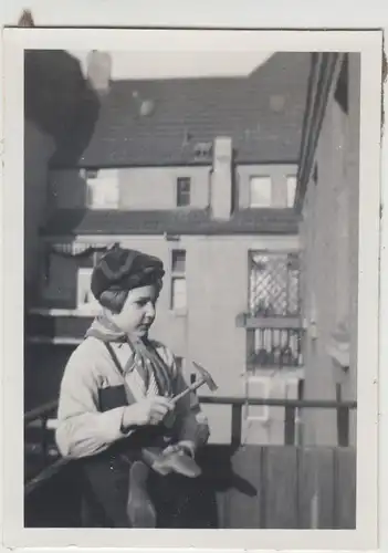 (F16320) Orig. Foto Karneval Köln 1935, Mädchen als Schuster a.d. Balkon