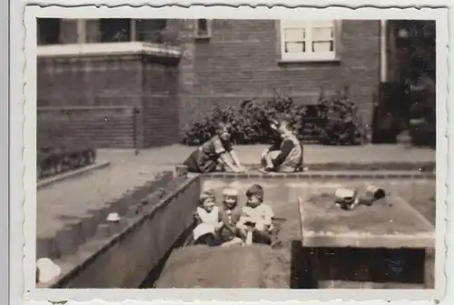 (F16309) Orig. Foto Hamborn, Kinder spielen in einem Sandkasten 1933