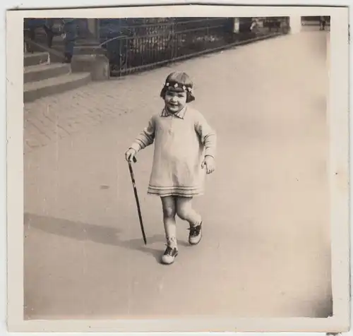 (F16260) Orig. Foto Köln, Kind Marianne auf dem Hohenstaufenring 1930