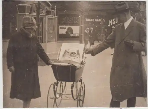 (F16238) Orig. Foto Köln, Personen mit Kinderwagen auf dem Hohenzollernring 1928