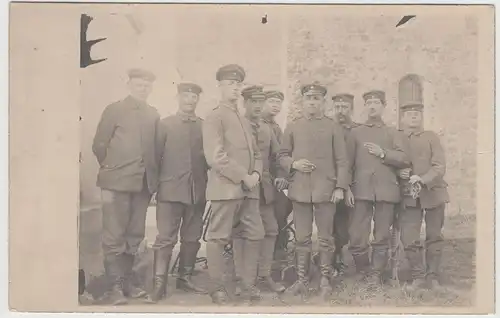 (F16229) Orig. Foto deutsche Soldaten 1.WK auf einem Friedhof 1914-18
