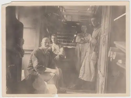 (F16200) Orig. Foto Inneres eines Eisenbahnwaggons der Kaiserlichen Post 1915