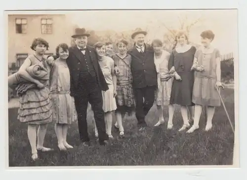 (F15923) Orig. Foto Personen, Gruppenbild im Garten 1929