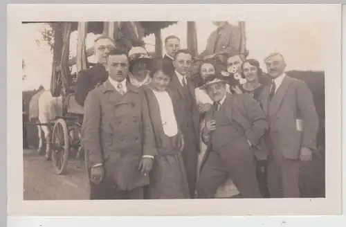 (F15887) Orig. Foto Personen, Gruppenbild bei einer Kremserfahrt 1925