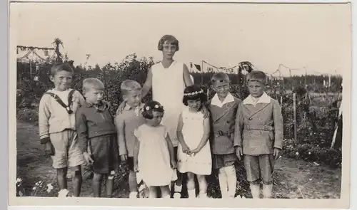 (F15817) Orig. Foto Kinder im Freien, Kinderfest, Gartenfest 1930er