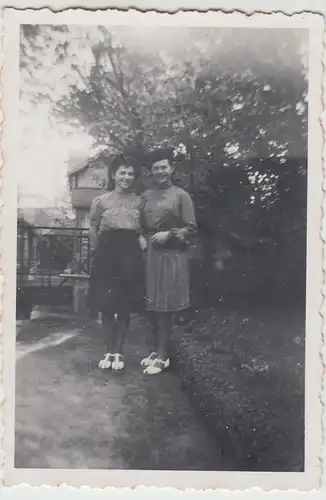 (F15709) Orig. Foto junge Frauen Irene und Traudel Schöne, Dresden 1941