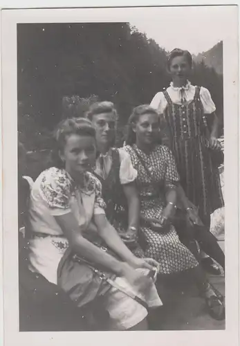 (F15702) Orig. Foto junge Damen auf dem Amselsee, Sächsische Schweiz 1941