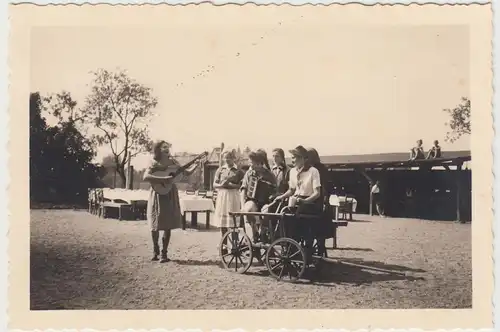 (F15637) Orig. Foto Mühlberg / Elbe, Damen vom RAD-Lager musizieren 1943