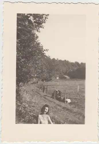 (F15604) Orig. Foto junge Frau Traudel im Freien, Dippoldiswalde 1941