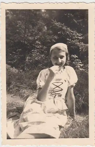 (F15585) Orig. Foto Mädchen Traudel a. Dresden im Freien, Altenberg 1939